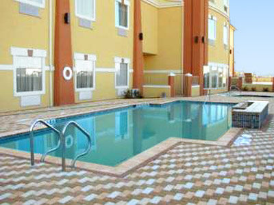 Super 8 By Wyndham Hidalgo/Mcallen Area Exterior photo